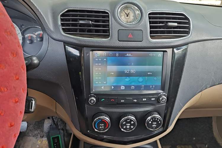 Used Wuling Hongguang 2013 1.5L S Luxury Model Audio And AC Panel