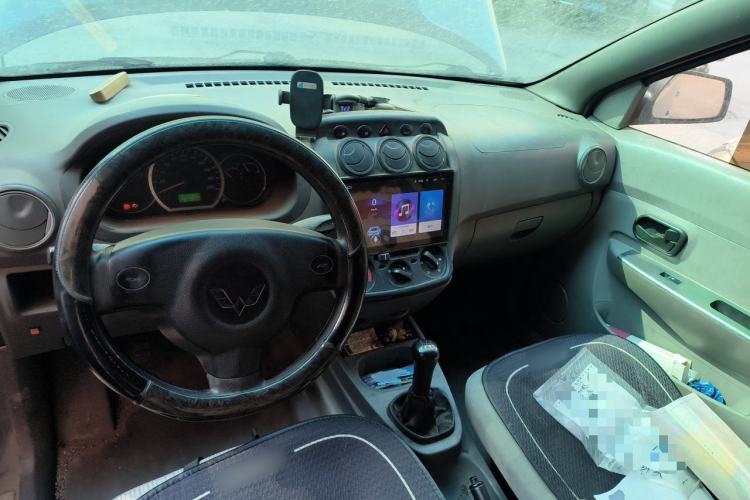 Used Wuling Hongguang 2013 1.5L Base Version Center Console