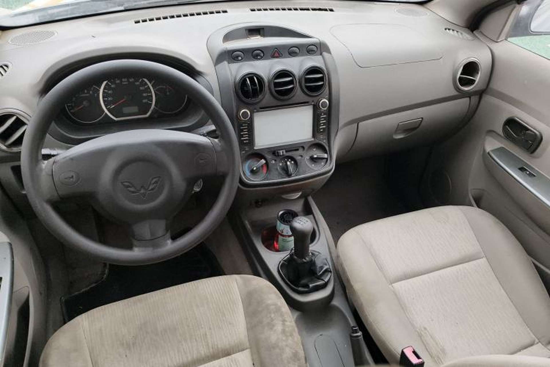 Used Wuling Hongguang 2013 1.5L Base Version Center Console