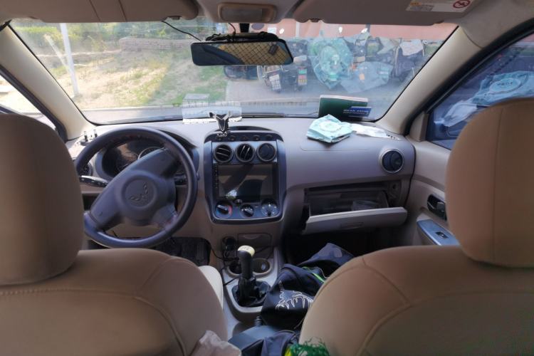 Used Wuling Hongguang 2013 1.5L Comfort Model Center Console