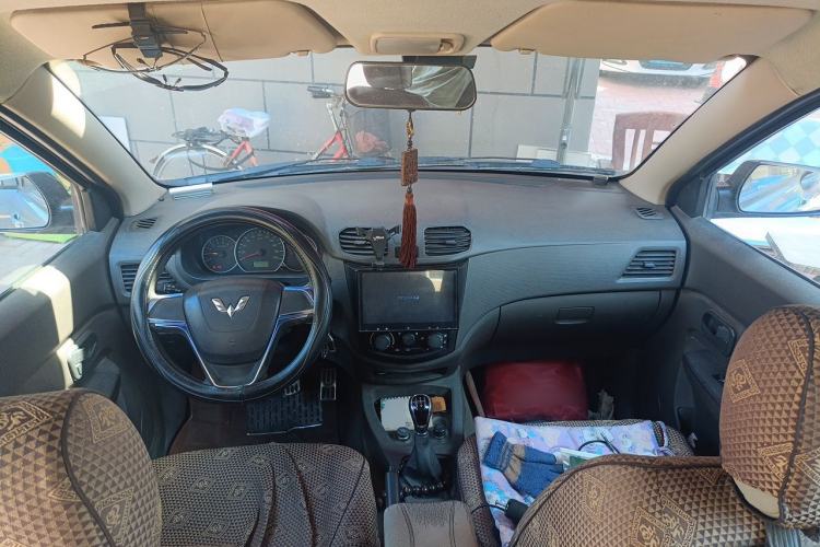 Used Wuling Hongguang 2013 1.5L Base Version Center Console