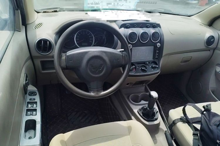 Used Wuling Hongguang 2013 1.5L Comfort Model Center Console