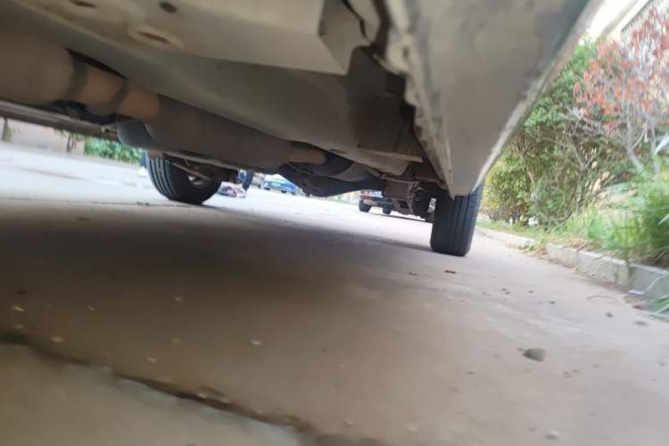 Used Wuling Hongguang 2013 1.5L Standard Version Chassis Front Left