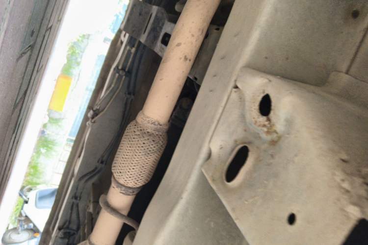Used Wuling Hongguang 2013 1.5L Standard Version Chassis Front Left