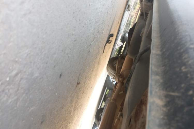 Used Wuling Hongguang 2013 1.5L Standard Version Chassis Front Right