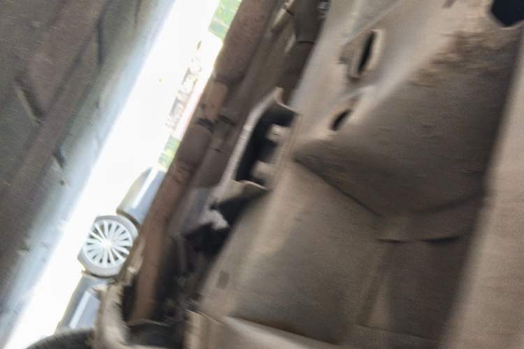 Used Wuling Hongguang 2013 1.5L Standard Version Chassis Front Right