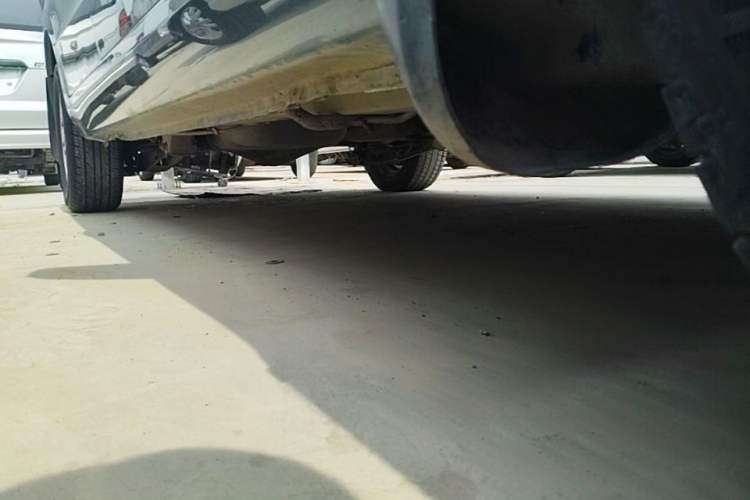 Used Wuling Hongguang 2013 1.5L Comfort Model Chassis Front Right
