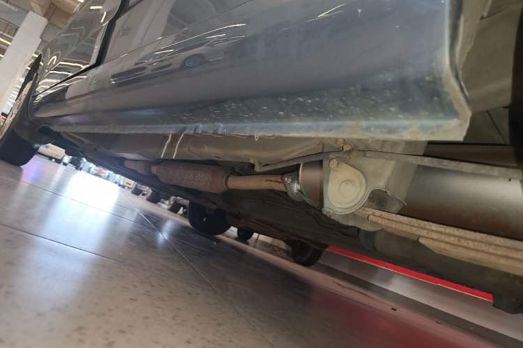 Used Wuling Hongguang 2013 1.5L Base Version Chassis Rear Left