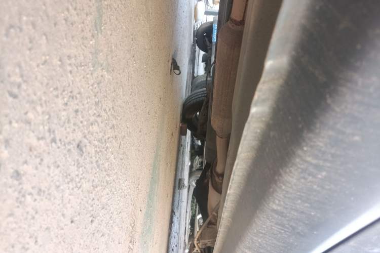 Used Wuling Hongguang 2013 1.5L Standard Version Chassis Rear Left