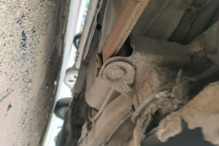 Used Wuling Hongguang 2013 1.5L Base Version Chassis Rear Right