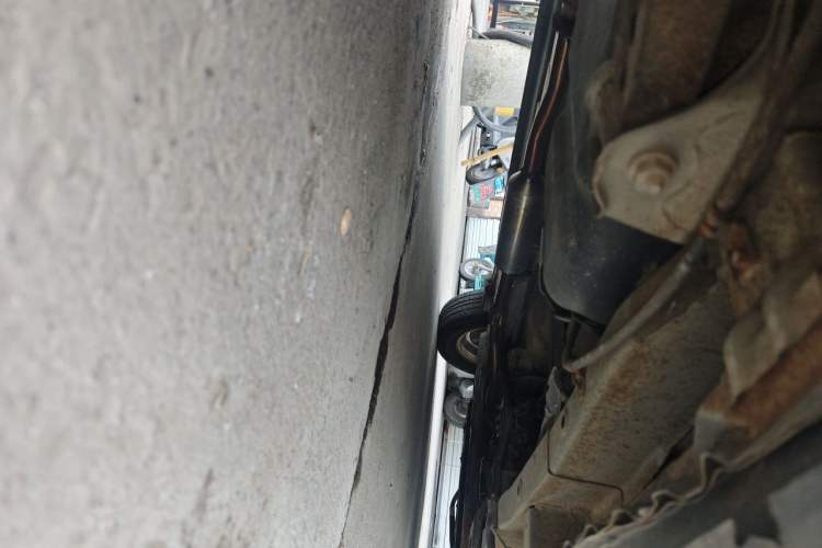 Used Wuling Hongguang 2013 1.5L S Comfort Model Chassis Rear Right