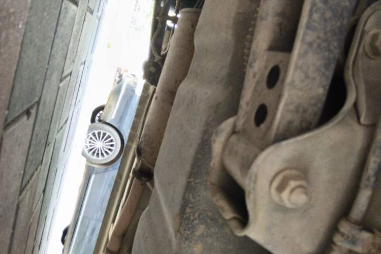 Used Wuling Hongguang 2013 1.5L Standard Version Chassis Rear Right