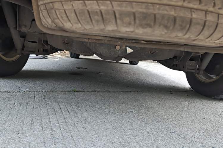 Used Wuling Hongguang 2013 1.5L S Luxury Model Chassis Rear
