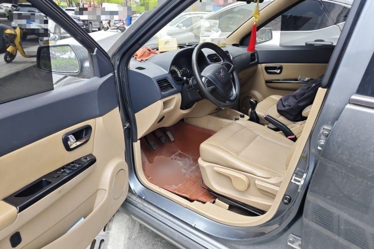 Used Wuling Hongguang 2013 1.5L S Comfort Model Driver Seat