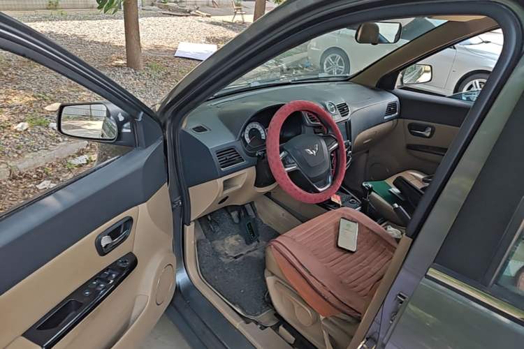 Used Wuling Hongguang 2013 1.5L S Luxury Model Driver Seat