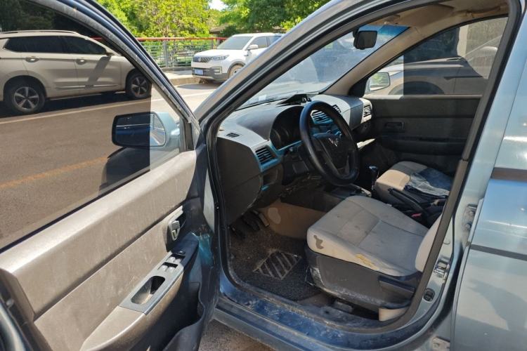 Used Wuling Hongguang 2013 1.5L Comfort Model Driver Seat
