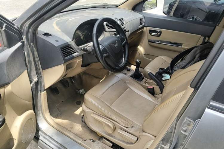 Used Wuling Hongguang 2013 1.2L S Comfort Model China IV Standard Driver Seat