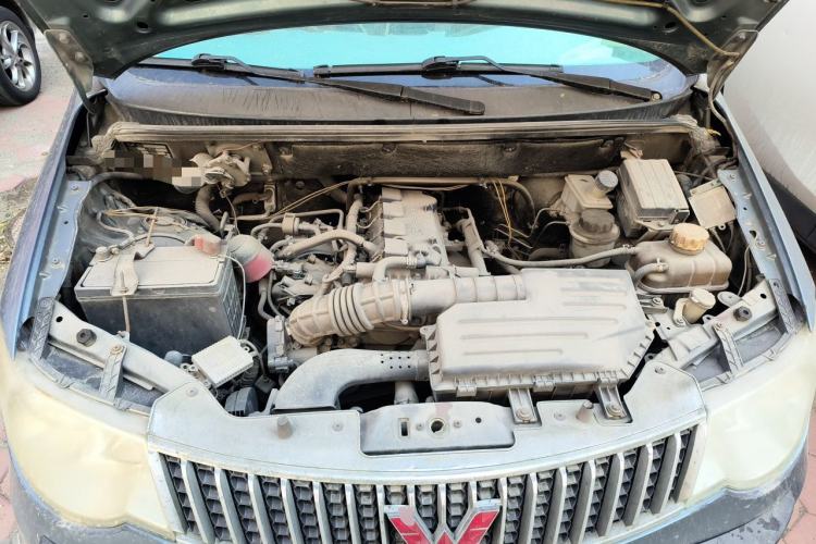 Used Wuling Hongguang 2013 1.5L Base Version Engine Bay