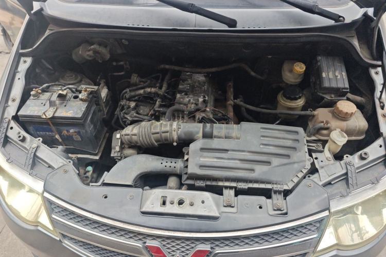 Used Wuling Hongguang 2013 1.5L S Comfort Model Engine Bay
