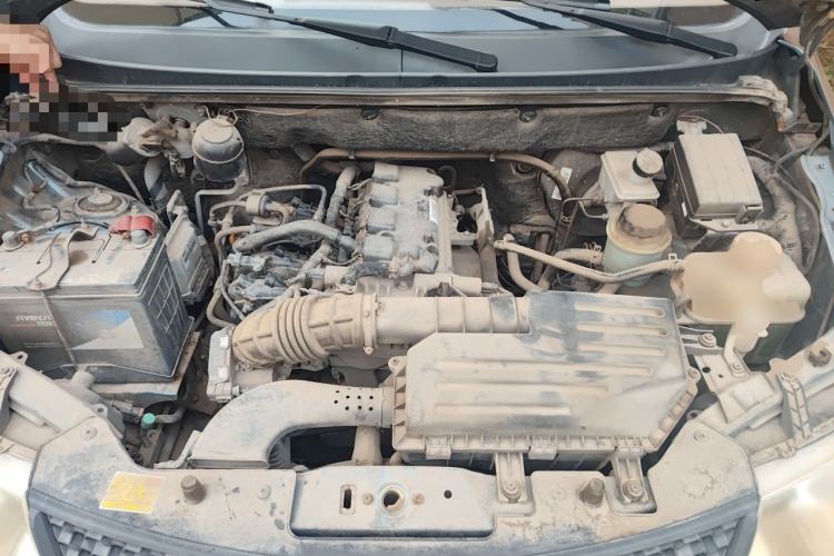 Used Wuling Hongguang 2013 1.5L Standard Version Engine Bay