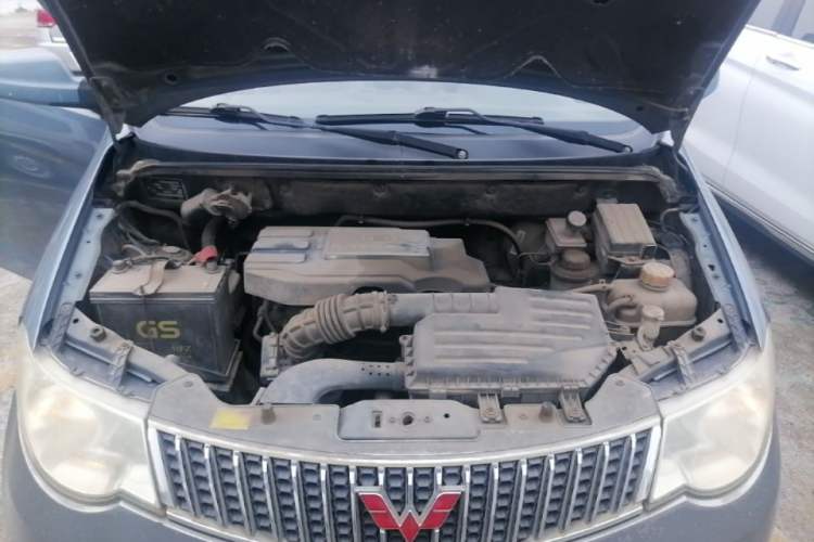 Used Wuling Hongguang 2013 1.5L Luxury Model Engine Bay