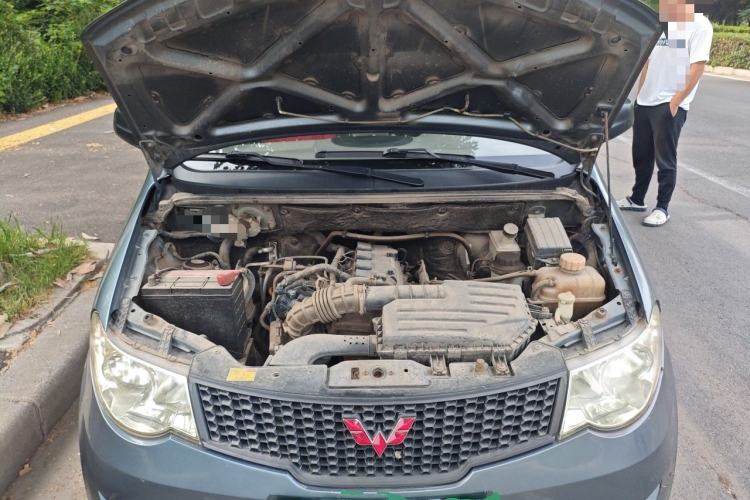 Used Wuling Hongguang 2013 1.5L Base Version Engine Bay