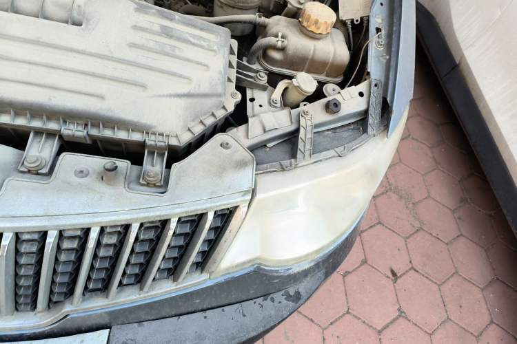 Used Wuling Hongguang 2013 1.5L Base Version Engine Bay Left