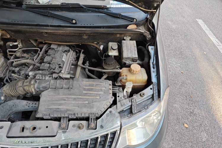 Used Wuling Hongguang 2013 1.5L Comfort Model Engine Bay Left