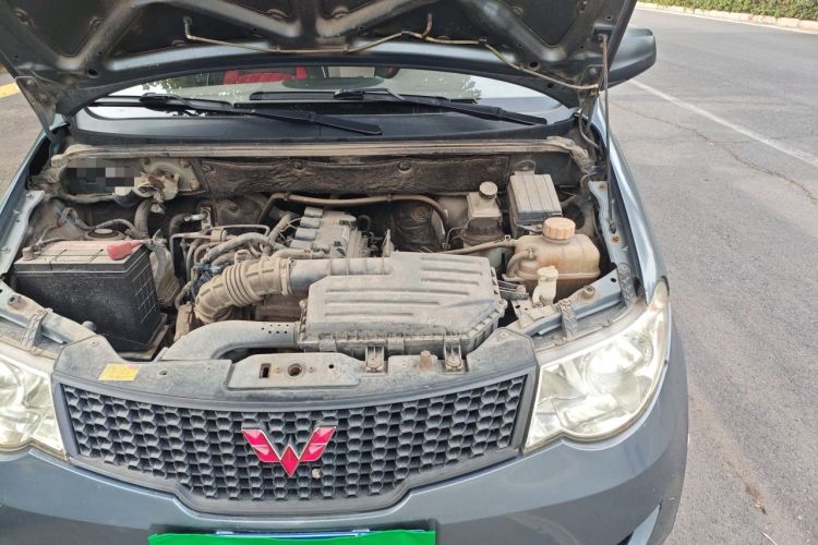 Used Wuling Hongguang 2013 1.5L Base Version Engine Bay Left