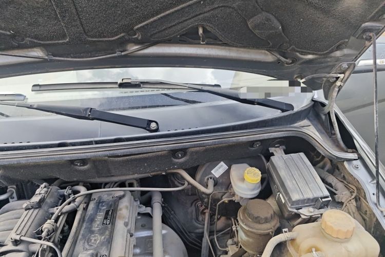 Used Wuling Hongguang 2013 1.2L S Comfort Model China IV Standard Engine Bay Left