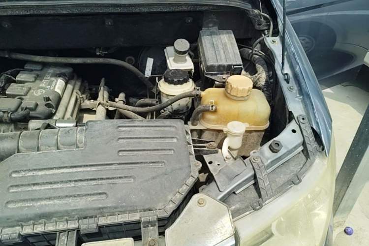 Used Wuling Hongguang 2013 1.5L Comfort Model Engine Bay Left