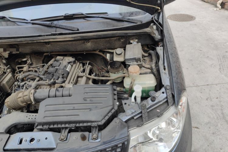 Used Wuling Hongguang 2013 1.5L Base Version Engine Bay Left