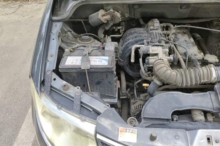 Used Wuling Hongguang 2013 1.2L S Comfort Model China IV Standard Engine Bay Right