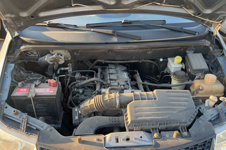 Used Wuling Hongguang 2013 1.5L Base Version Engine Bay