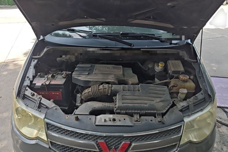 Used Wuling Hongguang 2013 1.5L S Luxury Model Engine Bay