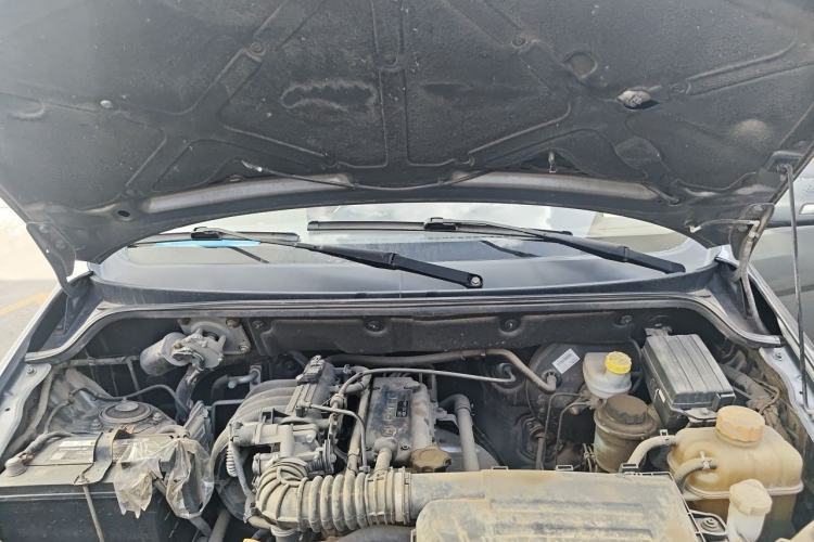 Used Wuling Hongguang 2013 1.2L S Comfort Model China IV Standard Engine Bay