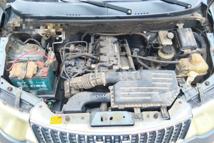 Used Wuling Hongguang 2013 1.5L Standard Version Engine Bay