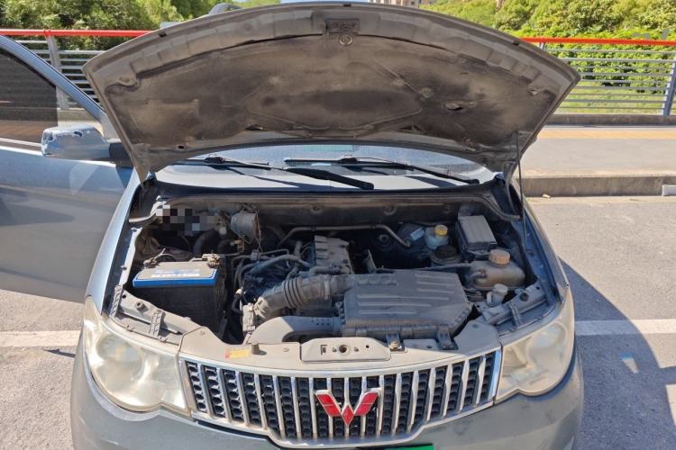 Used Wuling Hongguang 2013 1.5L Comfort Model Engine Bay