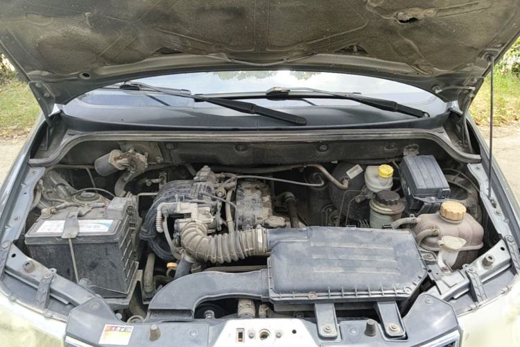 Used Wuling Hongguang 2013 1.2L S Comfort Model China IV Standard Engine Bay