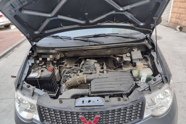 Used Wuling Hongguang 2013 1.5L Base Version Engine Bay