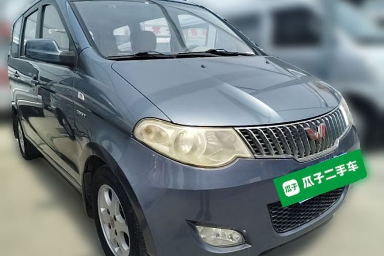 Used Wuling Hongguang 2013 1.5L Comfort Model Front Right 45 Deg
