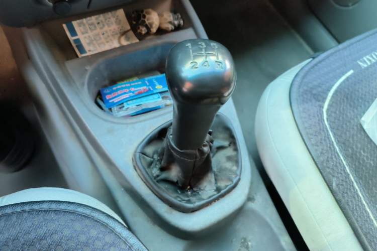 Used Wuling Hongguang 2013 1.5L Base Version Gear Lever
