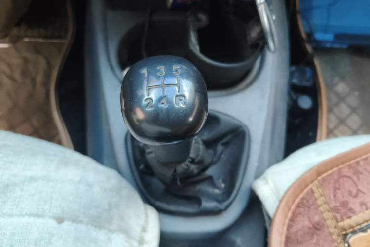 Used Wuling Hongguang 2013 1.5L Base Version Gear Lever