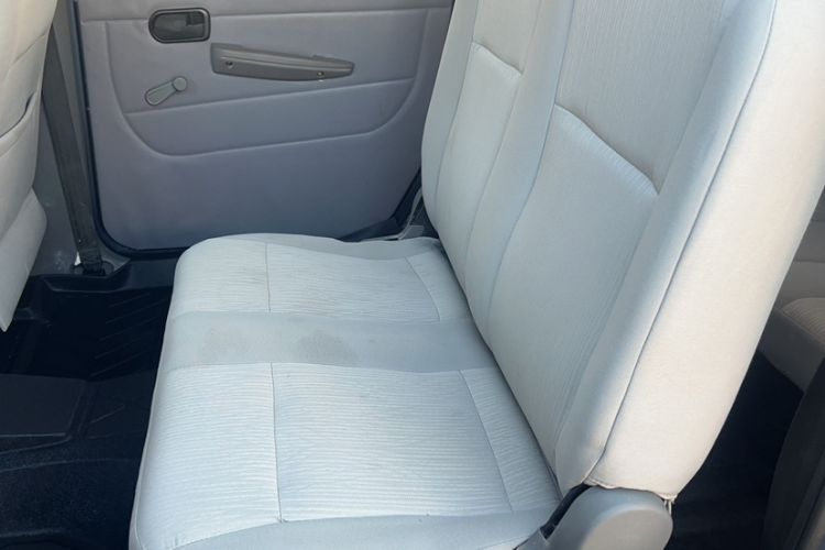 Used Wuling Hongguang 2013 1.5L Base Version Interior 1