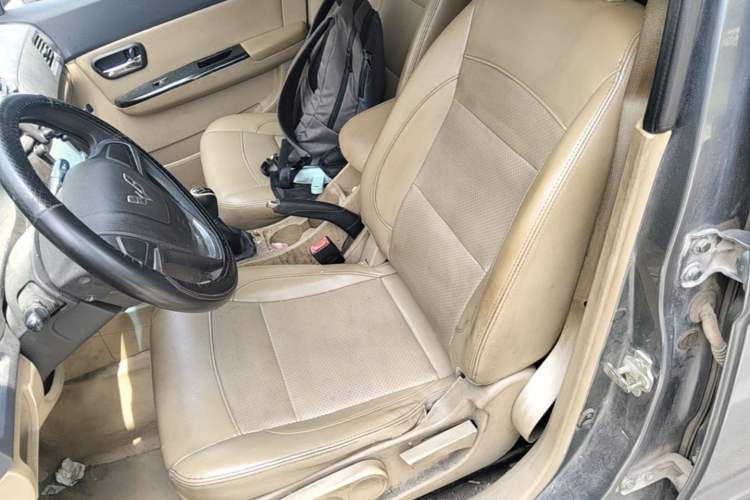 Used Wuling Hongguang 2013 1.2L S Comfort Model China IV Standard Left Front Seat