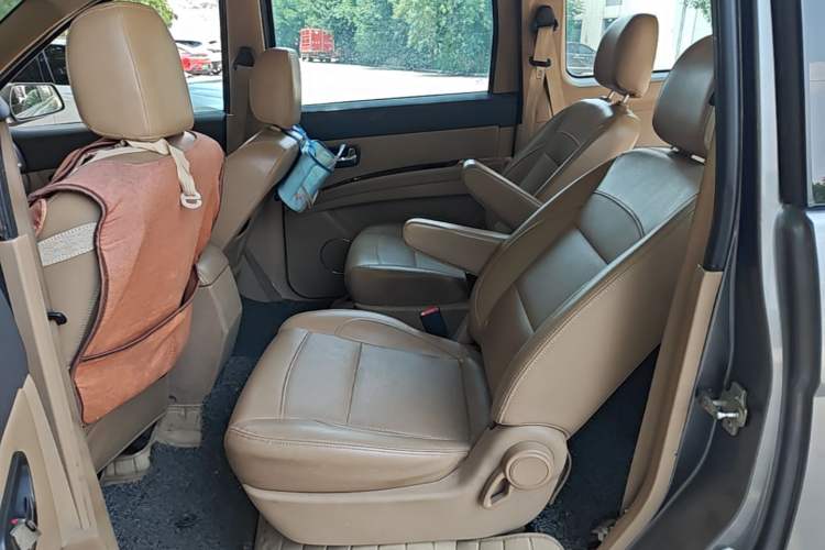 Used Wuling Hongguang 2013 1.5L S Luxury Model Left Rear Seat