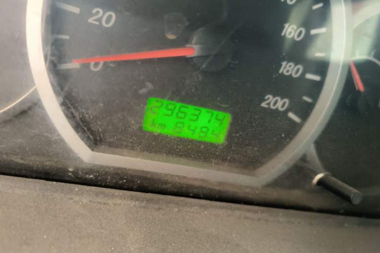 Used Wuling Hongguang 2013 1.5L Base Version Odometer Close Up