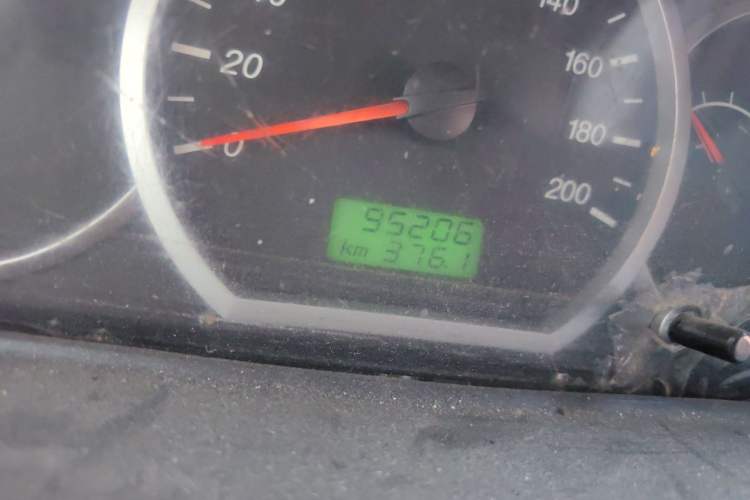 Used Wuling Hongguang 2013 1.5L Base Version Odometer Close Up