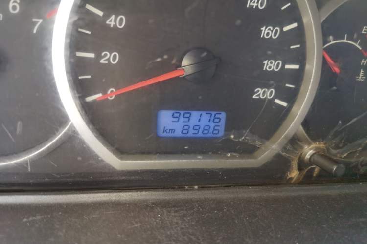 Used Wuling Hongguang 2013 1.5L Comfort Model Odometer Close Up