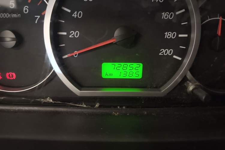 Used Wuling Hongguang 2013 1.5L Base Version Odometer Close Up